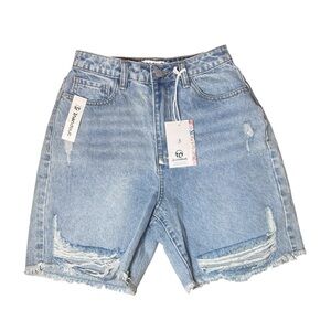 Trendy Light Blue Distressed Denim Jorts
